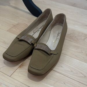 Salvatore Ferragamo Women's Tan Loafers (8.5 but Narrow)